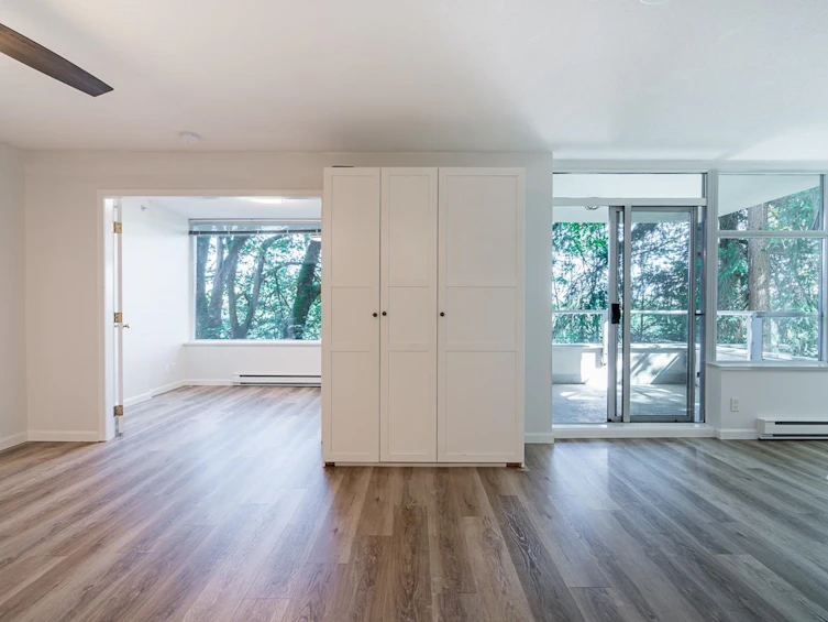 005-9298 University Crescent, Burnaby, BC, V5A 4X8 - 8