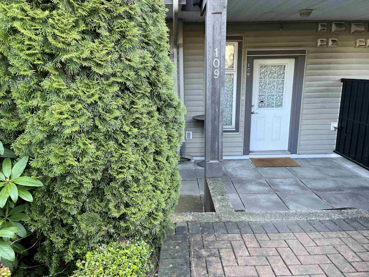 109-7333 16th Avenue, Burnaby, BC, V3N 0A8 - 16