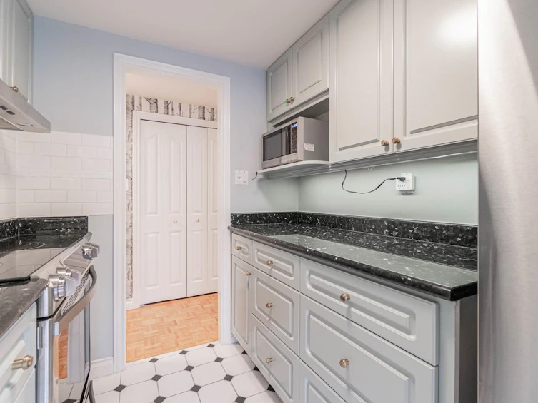 106-1949 Beach Avenue, Vancouver, BC, V6G 1Z2 - 18