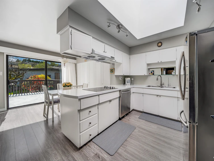 7858 Allman Street, Burnaby, BC, V5E 2B1 - 9