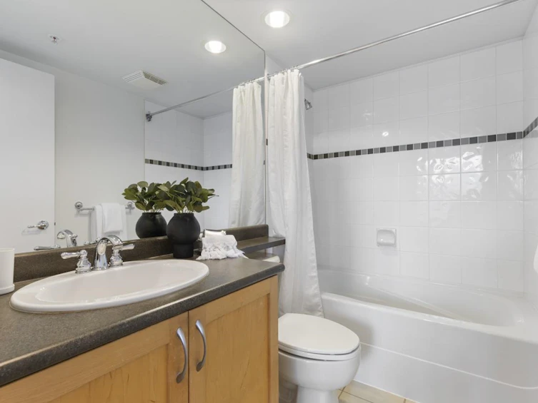 801-1316 W 11th Avenue, Vancouver, BC, V6H 4G8 - 13