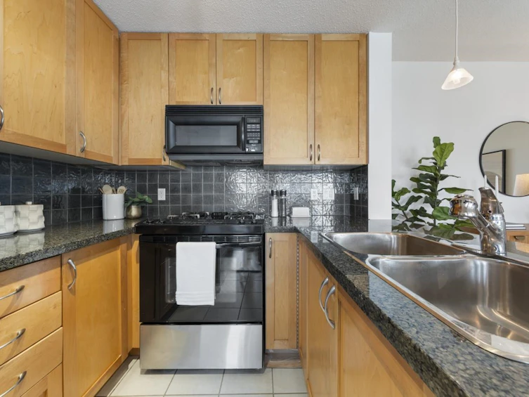 801-1316 W 11th Avenue, Vancouver, BC, V6H 4G8 - 9