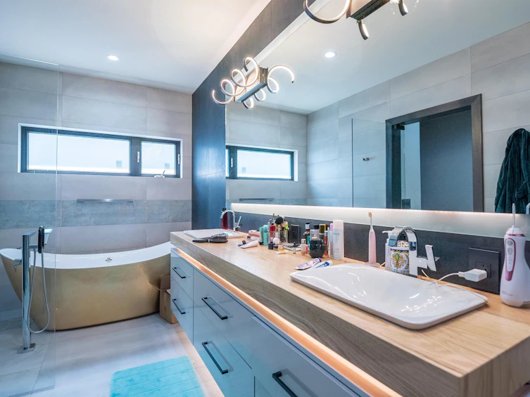 6192 Elgin Avenue, Burnaby, BC, V5H 3S4 - 17