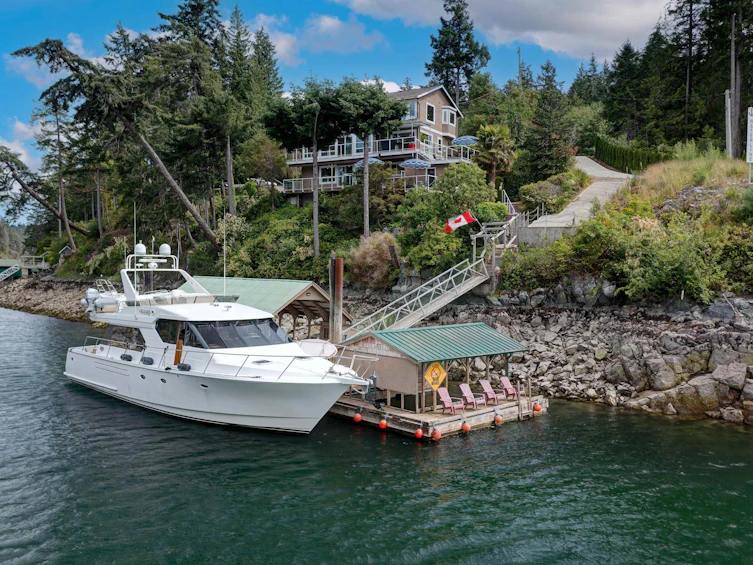 10054 Wescan Road, Halfmoon Bay, BC, V7Z 1G4 - 2