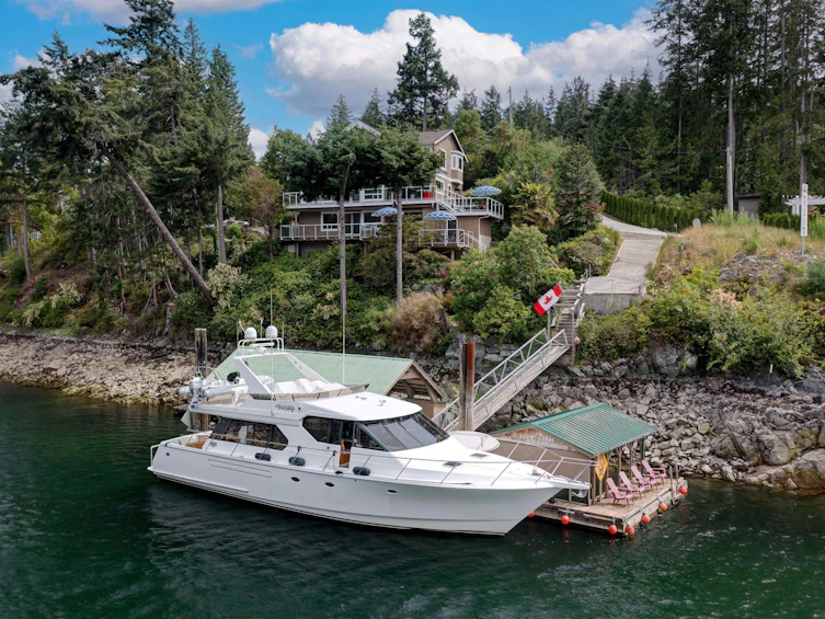 10054 Wescan Road, Halfmoon Bay, BC, V7Z 1G4