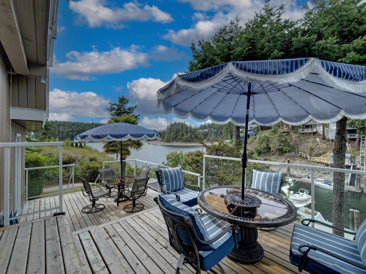 10054 Wescan Road, Halfmoon Bay, BC, V7Z 1G4 - 11