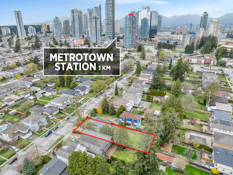 7032 Gray Avenue, Burnaby, BC, V5J 3Y8 - 2