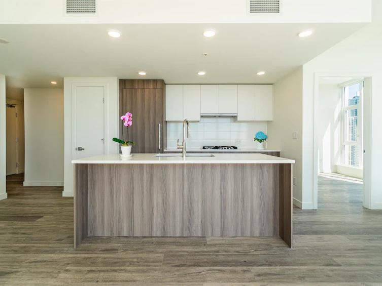 2709-9675 King George Boulevard, Surrey, BC, V3T 0T7 - 5