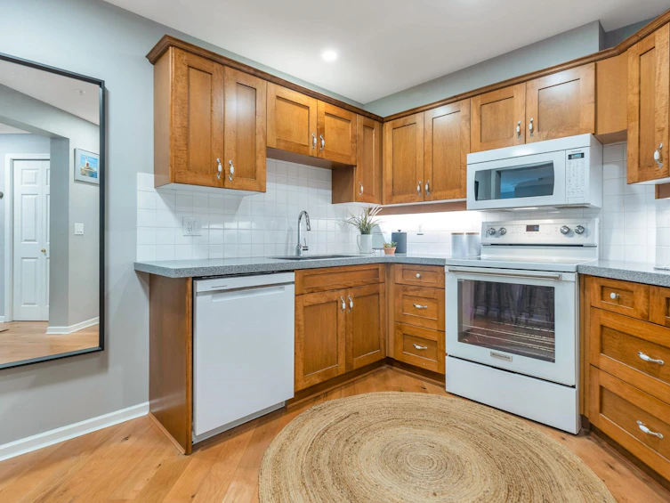 211-15185 22 Avenue, Surrey, BC, V4A 9T4 - 6