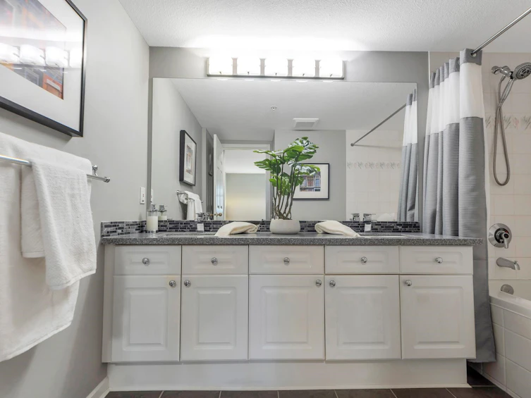 211-15185 22 Avenue, Surrey, BC, V4A 9T4 - 22