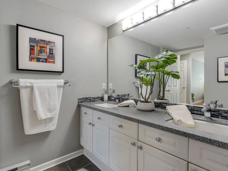 211-15185 22 Avenue, Surrey, BC, V4A 9T4 - 24