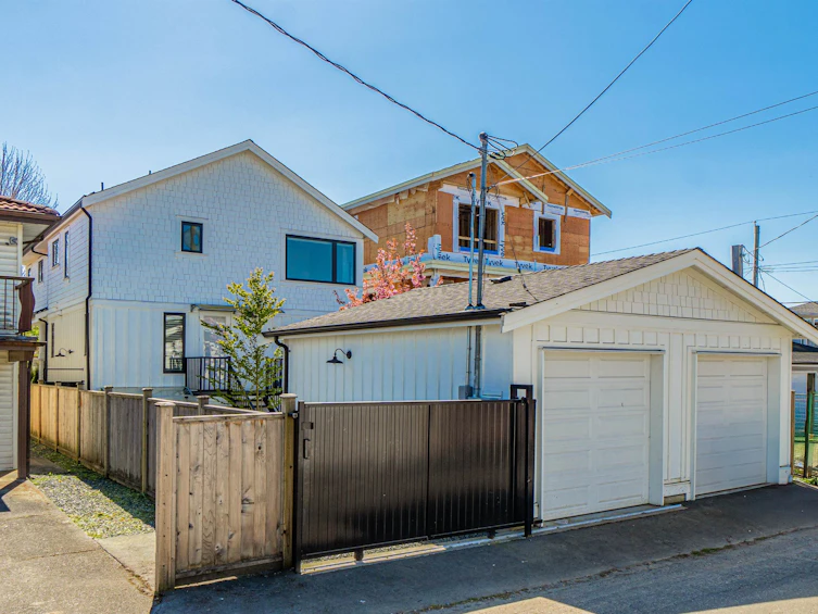 2047 E 51 Avenue, Vancouver, BC, V5P 1W2 - 31