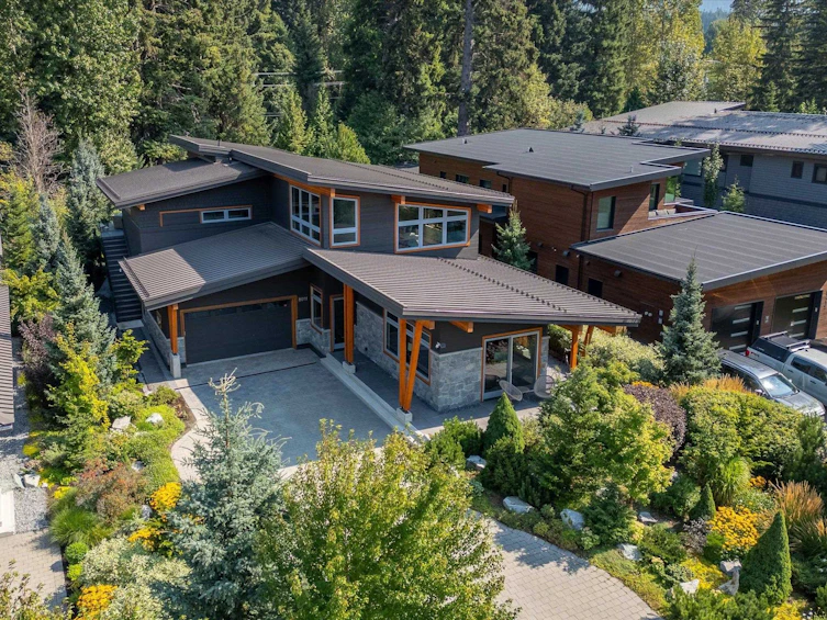 8011 Cypress Place, Whistler, BC, V8E 1J9 - 2