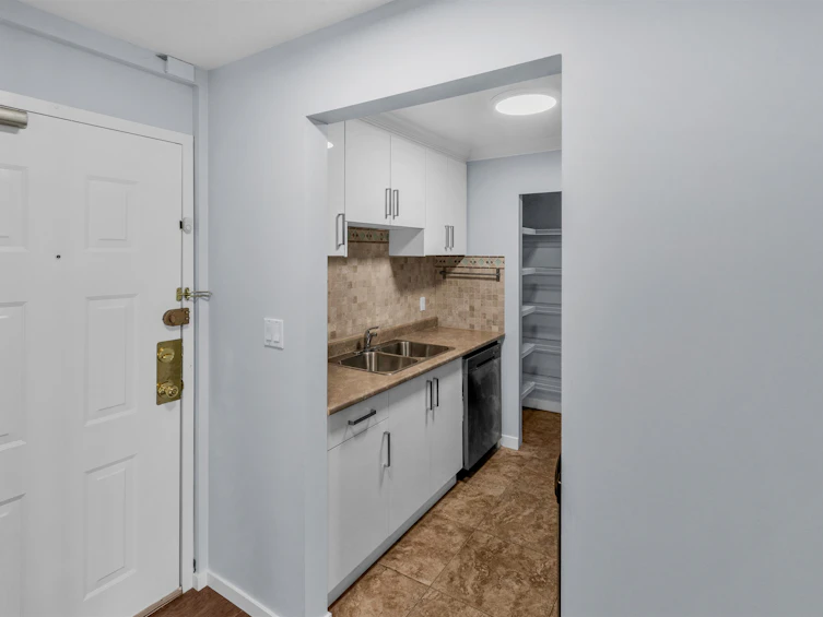 304-32950 Amicus Place, Abbotsford, BC, V2S 6G9 - 5