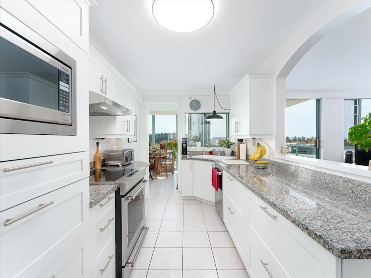 12C-328 Taylor Way, West Vancouver, BC, V7T 2Y4 - 13