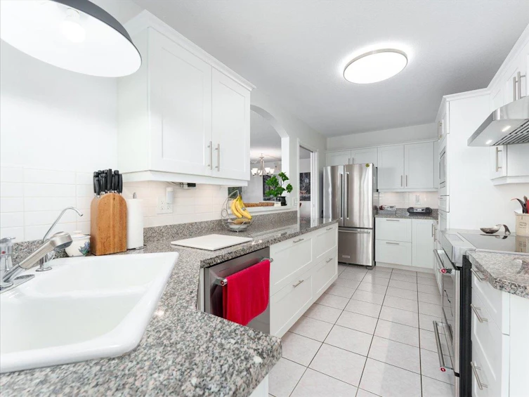 12C-328 Taylor Way, West Vancouver, BC, V7T 2Y4 - 14