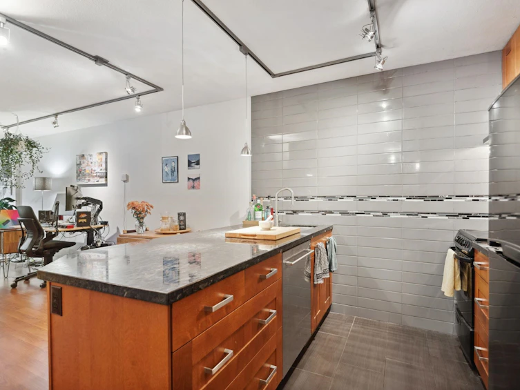 615-1330 Burrard Street, Vancouver, BC, V6Z 2B8 - 7