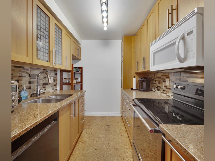 15-1081 W 8th Avenue, Vancouver, BC, V6H 1C3 - 10