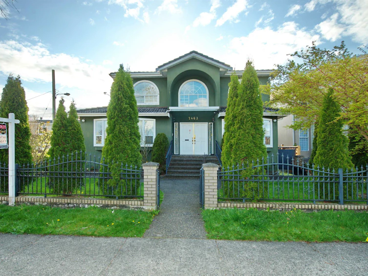 7463 Gladstone Street, Vancouver, BC, V5P 4G9