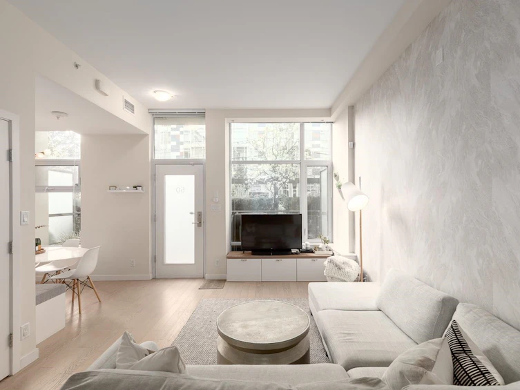 50 W 1st Avenue, Vancouver, BC, V5Y 0K4 - 5