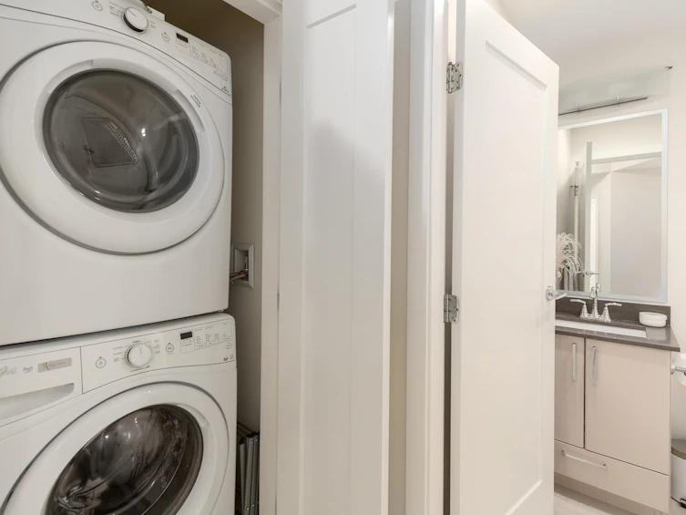 50 W 1st Avenue, Vancouver, BC, V5Y 0K4 - 19