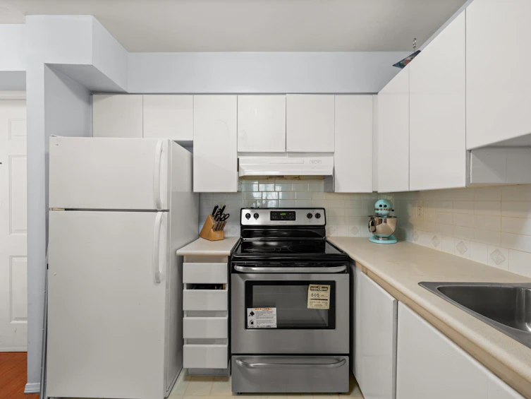 204-10675 138a Street, Surrey, BC, V3T 4L2 - 9