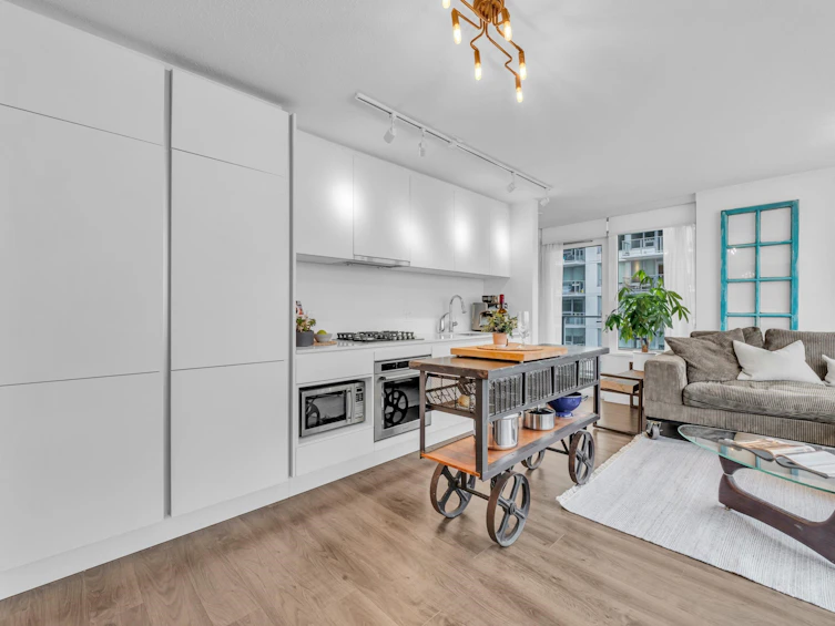1709-988 Quayside Drive, New Westminster, BC, V3M 0L5 - 8