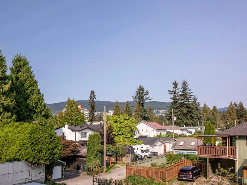 203 - 1633 Tatlow Avenue, North Vancouver BC