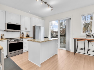 11-1248 Holtby Street - 3