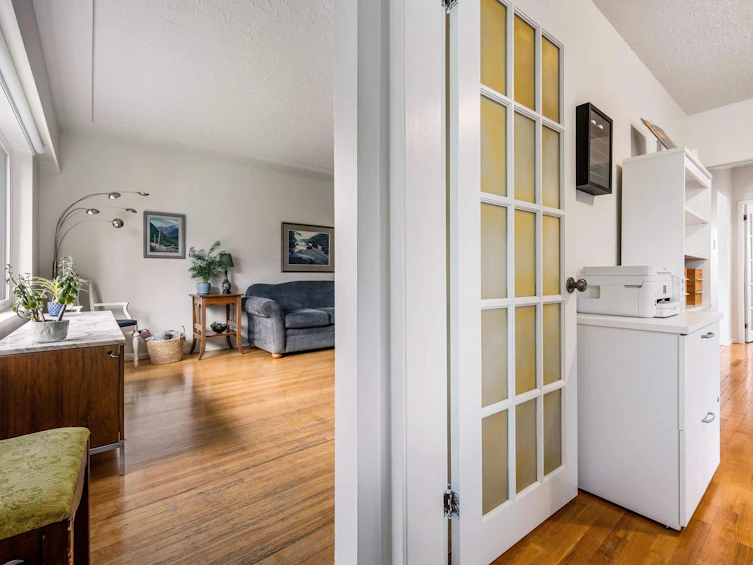 2627 E 5th Avenue, Vancouver, BC, V5M 1M8 - 4