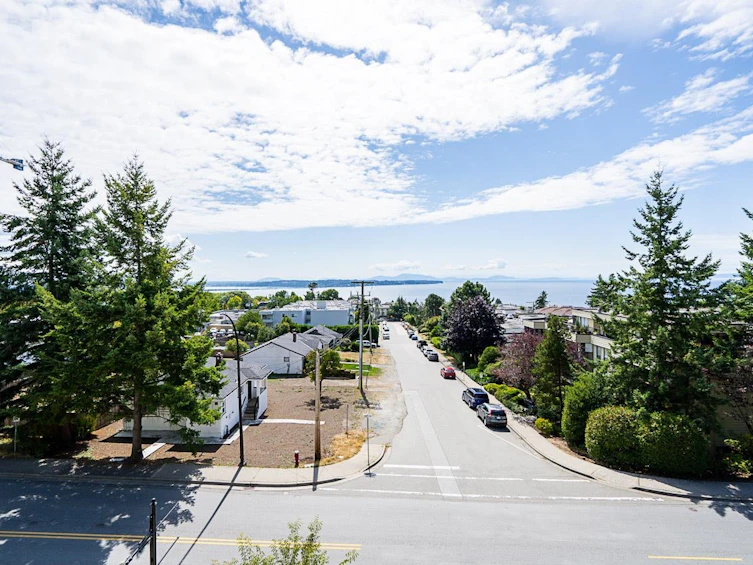 312-15165 Thrift Avenue, Surrey, BC, V4B 0C1 - 23