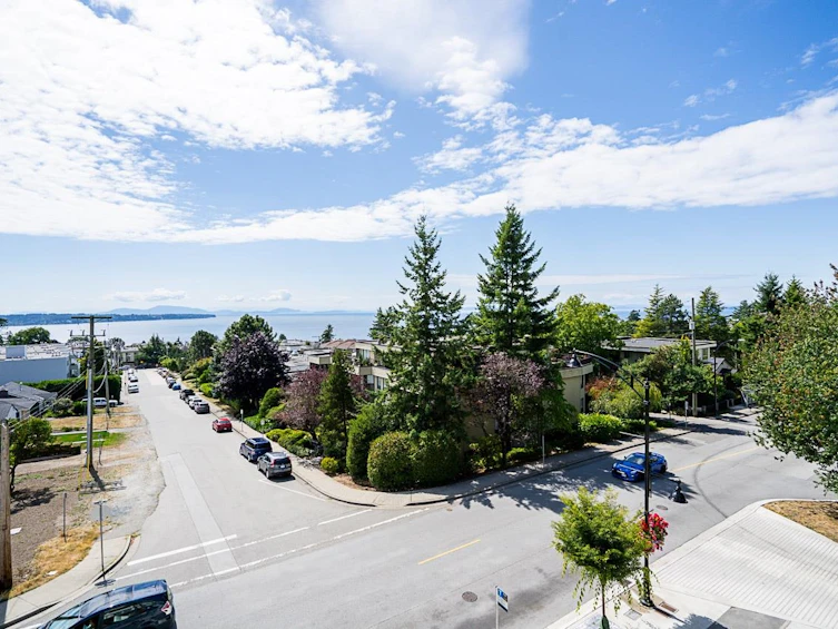 312-15165 Thrift Avenue, Surrey, BC, V4B 0C1 - 24