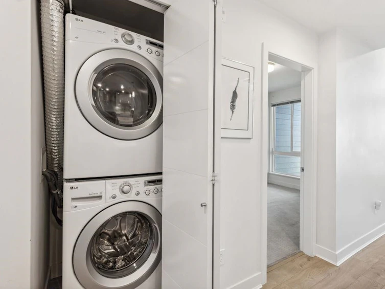 605-733 W 3 Street, North Vancouver, BC, V7M 0C8 - 26