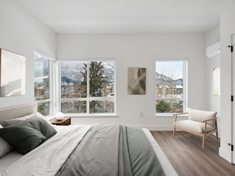 38085 Helm Way, Squamish, BC, V8B 1A8 - 2