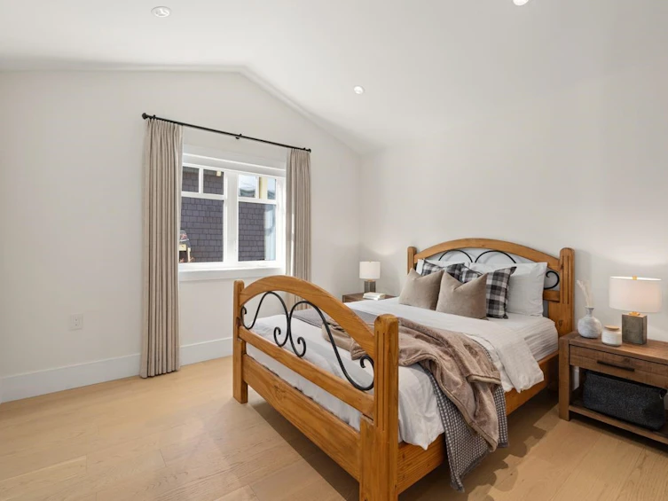 2421 W 5th Avenue, Vancouver, BC, V6K 1S7 - 23