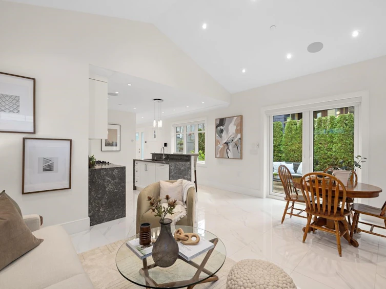 2421 W 5th Avenue, Vancouver, BC, V6K 1S7 - 6