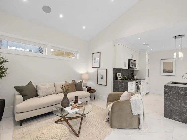 2421 W 5th Avenue, Vancouver, BC, V6K 1S7 - 3