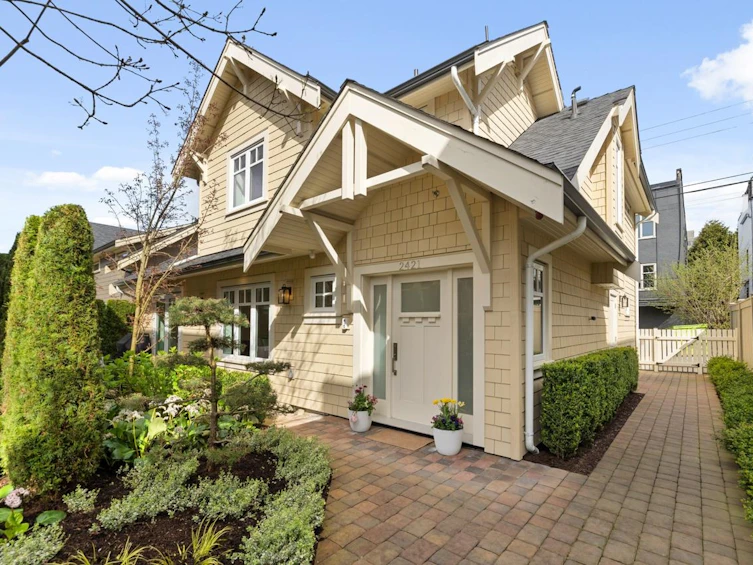 2421 W 5th Avenue, Vancouver, BC, V6K 1S7