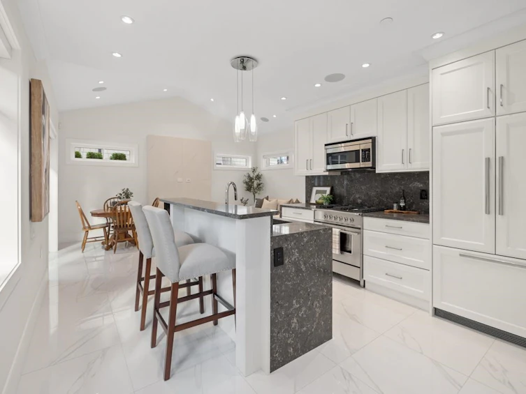 2421 W 5th Avenue, Vancouver, BC, V6K 1S7 - 10