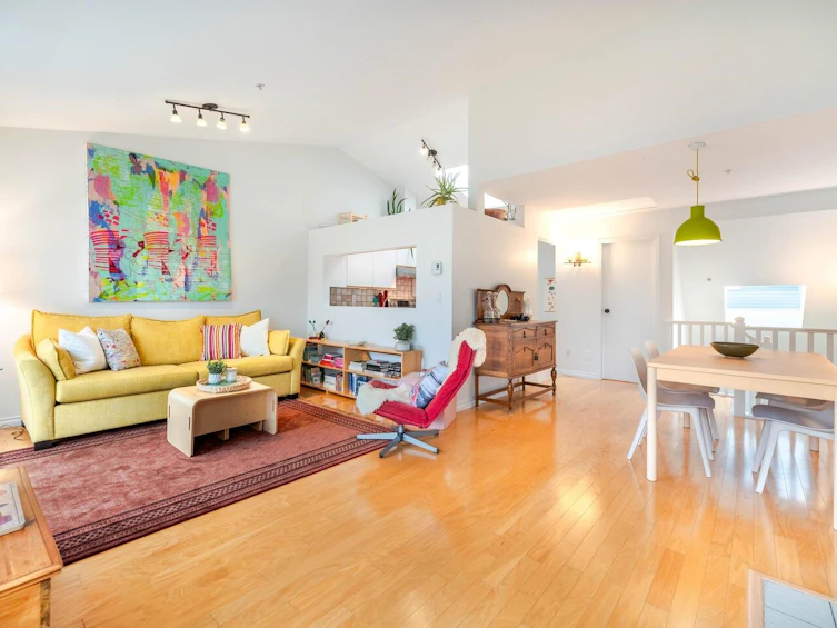 5-43 E 20th Avenue, Vancouver, BC, V5V 5C6 - 2