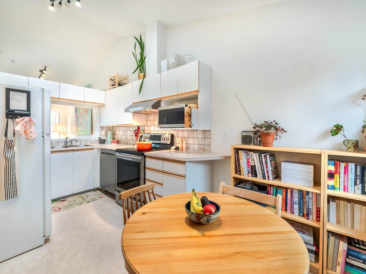 5-43 E 20th Avenue, Vancouver, BC, V5V 5C6 - 13
