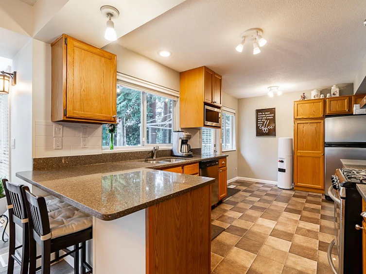 8833 Delcrest Drive, Delta, BC, V4C 3Z5 - 10