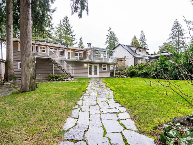 8833 Delcrest Drive, Delta, BC, V4C 3Z5 - 35