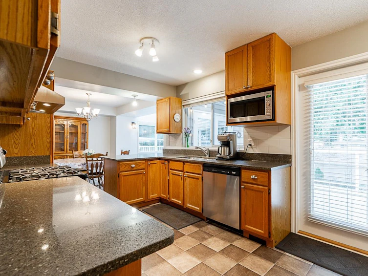 8833 Delcrest Drive, Delta, BC, V4C 3Z5 - 8