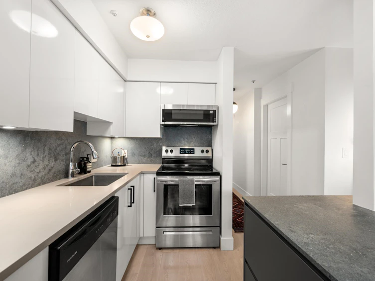 105-2133 Dundas Street, Vancouver, BC, V5L 1J7 - 11