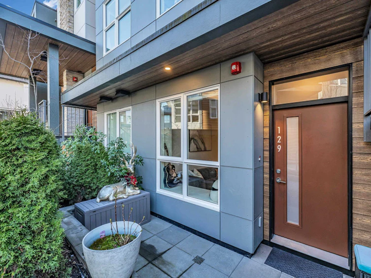 129-2060 Curling Road, North Vancouver, BC, V7P 0C6