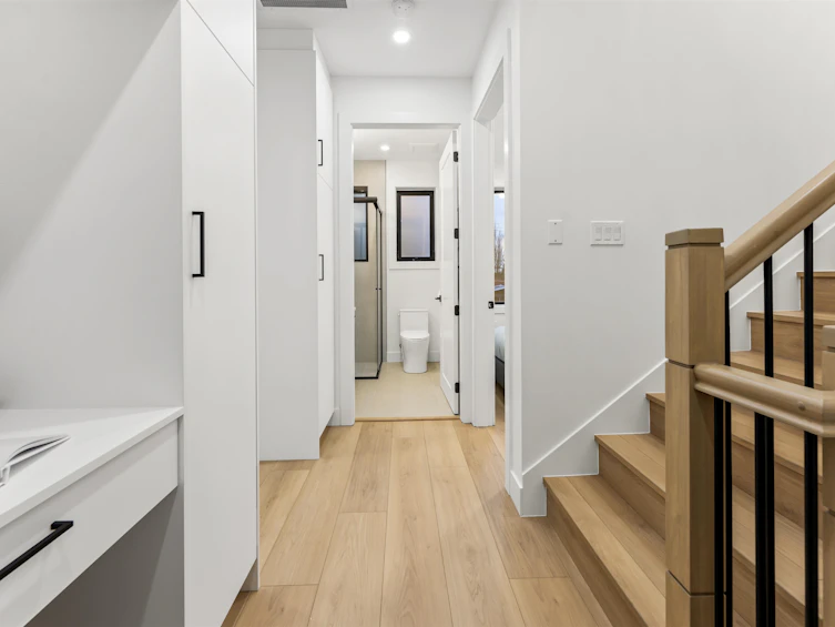 1233 E 37th Avenue, Vancouver, BC, V5W 3N9 - 12