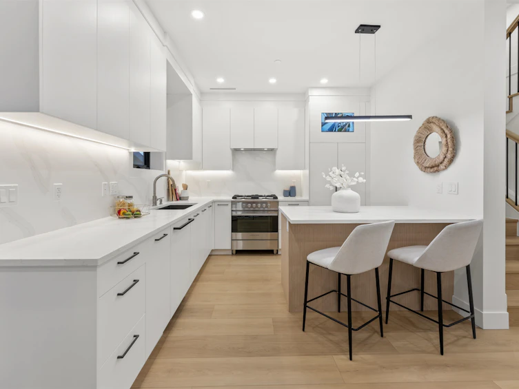 1233 E 37th Avenue, Vancouver, BC, V5W 3N9 - 5