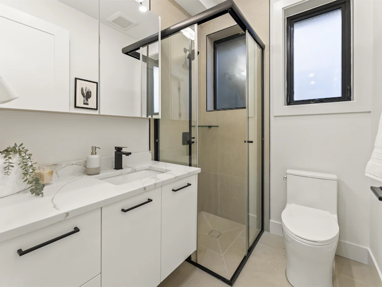 1233 E 37th Avenue, Vancouver, BC, V5W 3N9 - 18