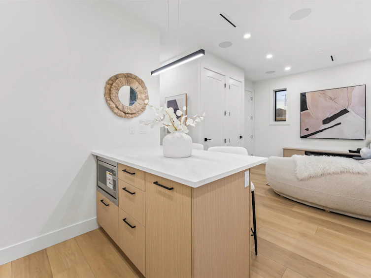 1233 E 37th Avenue, Vancouver, BC, V5W 3N9 - 8